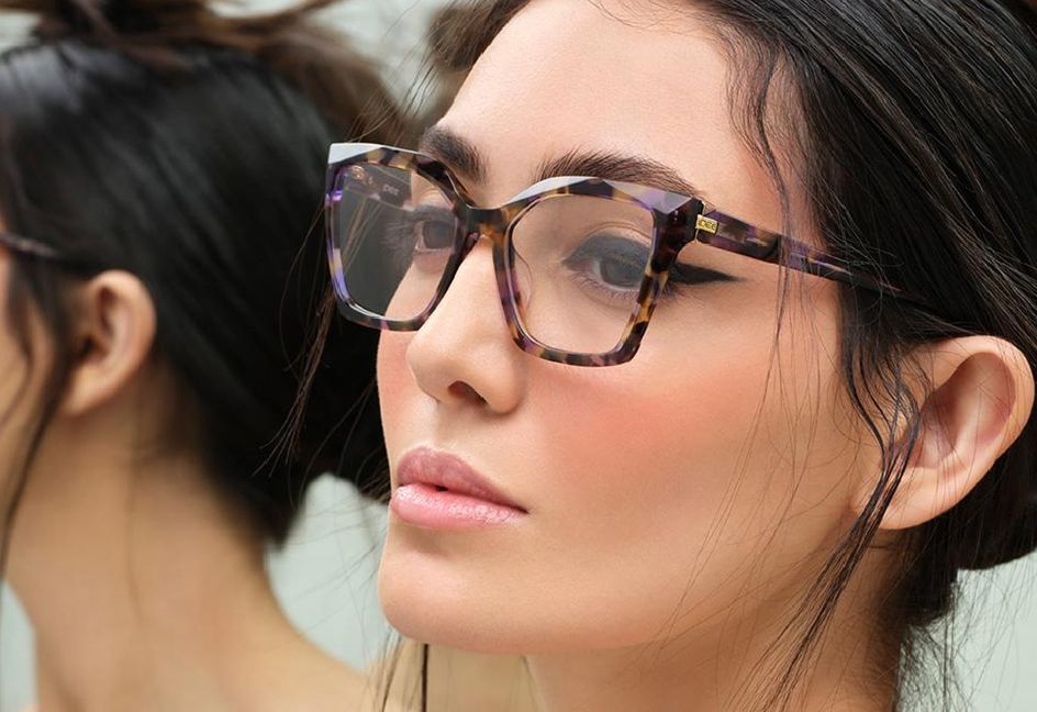 Square vs. Round Eyeglass Frames: Which Eyewear Suits Your Face Shape Best?